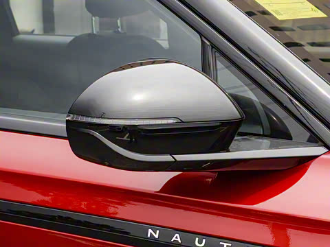 2025�� 2.0T ������������˹��