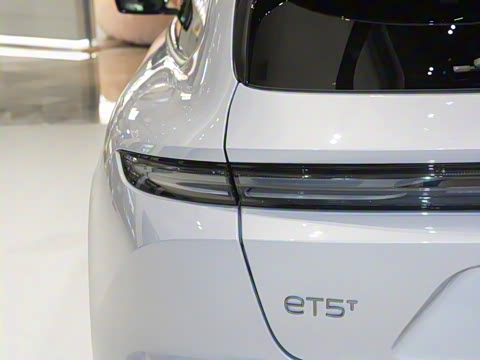 2025�� 75kWh Touring