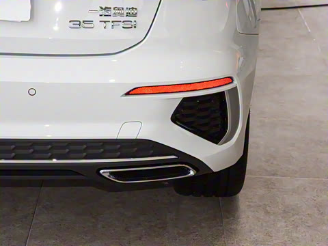 2023�� �Ŀ� Sportback 35 TFSI ʱ���˶���