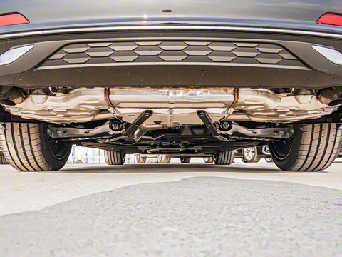 2025�� 45 TFSI quattro ����������