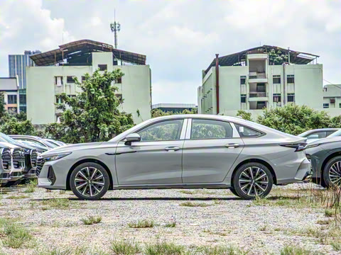 2025�� 2.0T �Զ���+