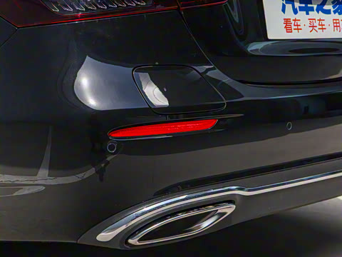 2022�� �Ŀ�� E 350 e L ���ʽ��϶����γ�