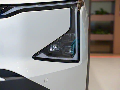 2025�� 530 Light