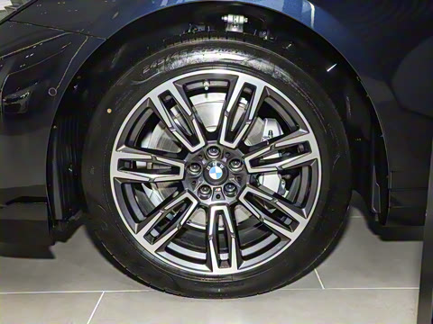 2025�� 530Li xDrive M�˶���װ