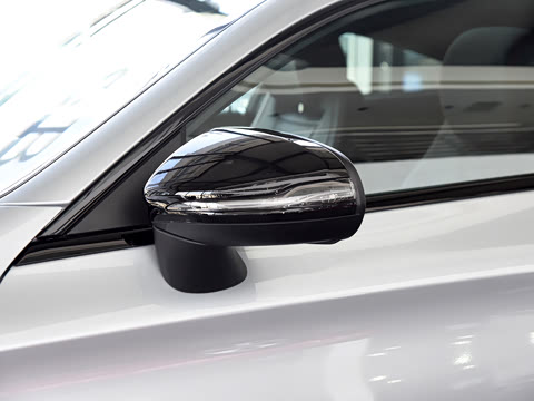 2022�� �Ŀ� C 260 ���ܳ�