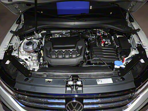 2024�� ���ڿ� 330TSI �Զ�����R-Line��ҫ��