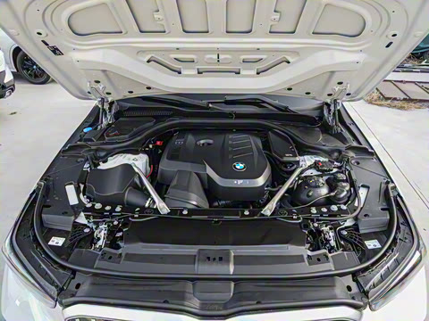 2025�� 525Li M�˶���װ