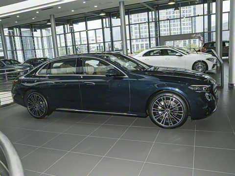 2025�� E 300 L �����