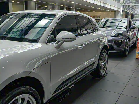 2025�� Macan 2.0T ���ΰ�