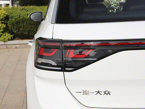 2025�� �Ŀ� 300TSI DSG���������