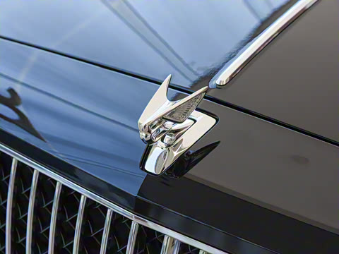 2024�� 4.0T V8 Mulliner