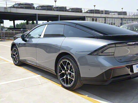 2025�� �������� Max �콢��