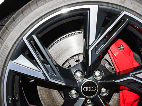 2025�� 55 TFSI quattro ������