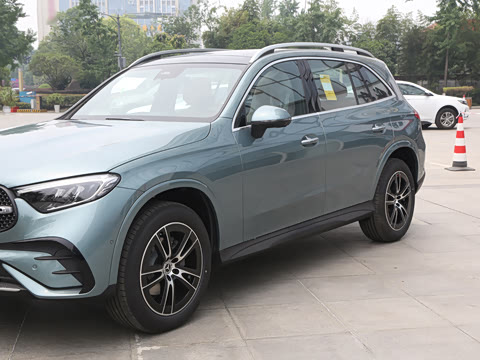 2025�� �Ŀ� GLC 260 L 4MATIC ������