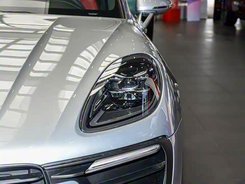 2025�� Macan 2.0T ���ΰ�