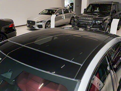 2025�� 2.0T 250PS R-DYNAMIC 90�����ذ�