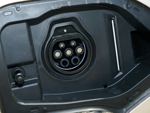 2025�� 735MAX 175kW