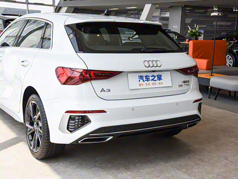2023�� �Ŀ� Sportback 35 TFSI ʱ���˶���