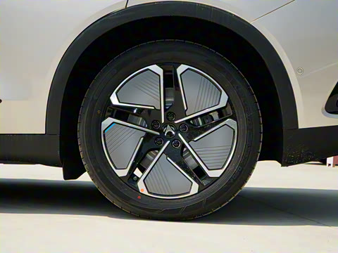 2025�� 735MAX 175kW