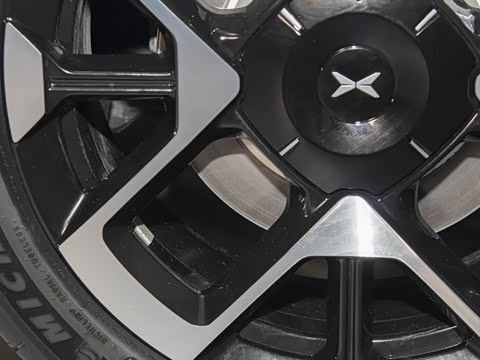 2025�� 702 �������� Ultra