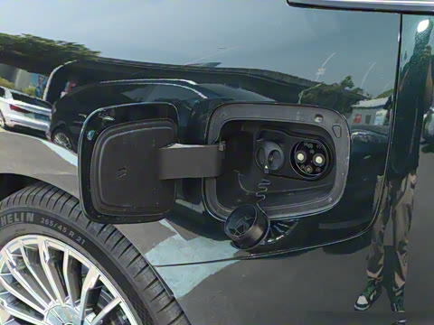 2025�� 700 Ultra�������������״��