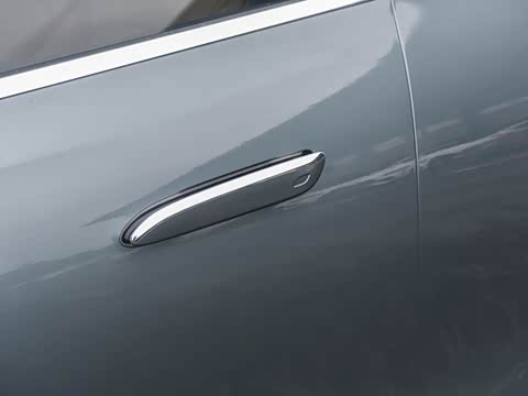 2025�� �Ŀ� E 300 L ʱ���˶���