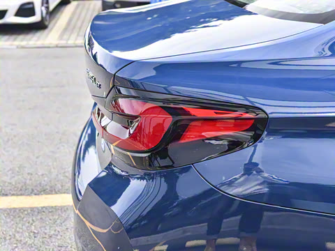 2022�� �Ŀ� 535Le M�˶���װ