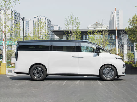 2025�� 805km�콢������