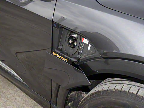 2021�� 50 quattro ������