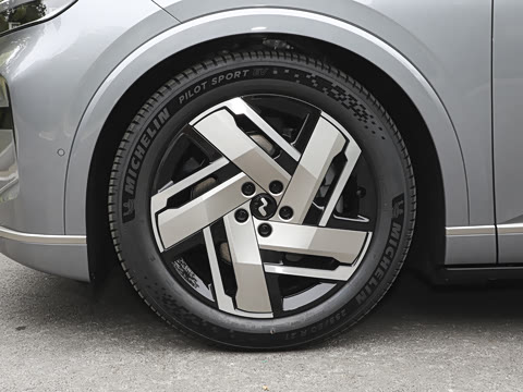 2025�� Ultra ������