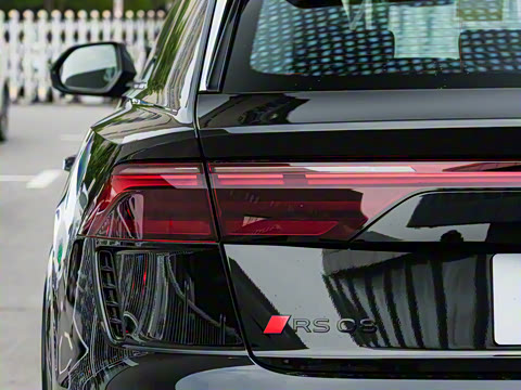 2025�� RS Q8 4.0T performance