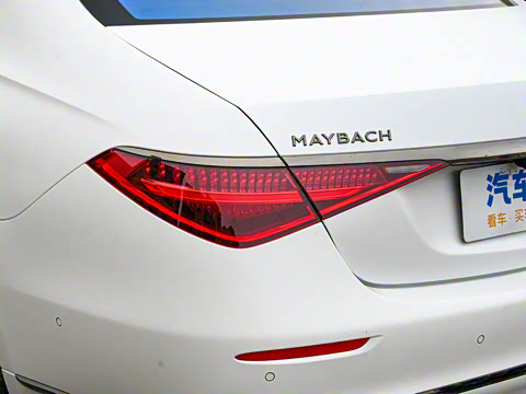 2025�� �Ŀ� S 680 4MATIC ��ҹ��