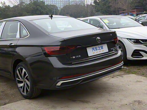 2025�� �Ŀ� 300TSI DSG׿Խ��