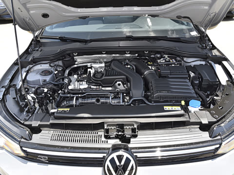 2025�� �Ŀ� 300TSI R-Line