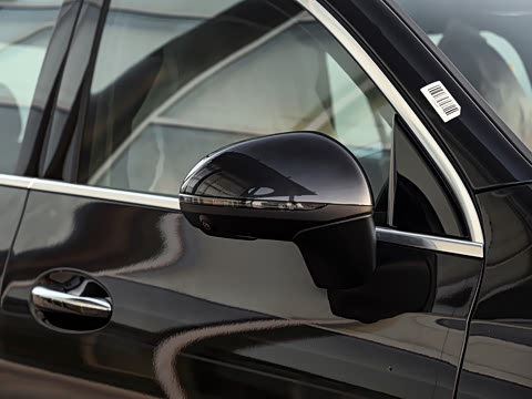 2025�� �Ŀ� GLC 260 L 4MATIC ������