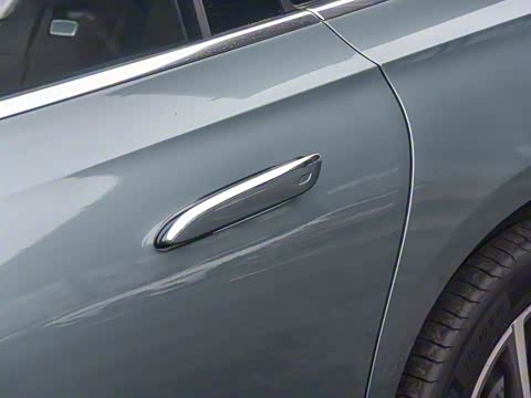 2025�� �Ŀ� E 300 L ʱ���˶���