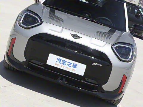 2025�� JOHN COOPER WORKS