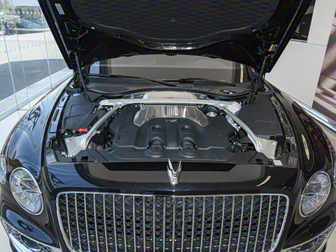 2024�� 4.0T V8 Mulliner