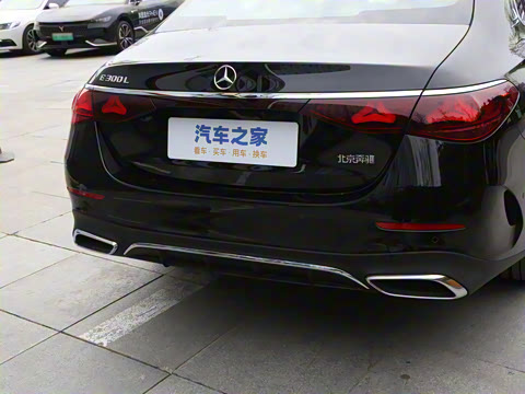 2025�� �Ŀ� E 300 L �����˶���