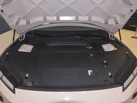 2025�� 75kWh Touring