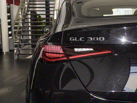 2025�� GLC 300 4MATIC ����SUV