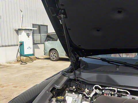 2025�� 2.0T 4WD Pro