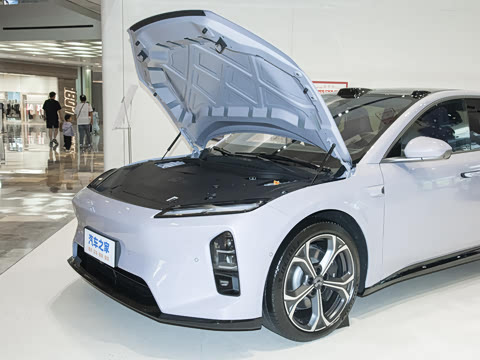 2025�� 75kWh Touring