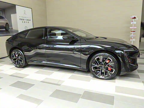 2025�� �Ŀ� Ultra���̰�