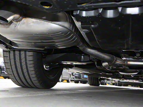 2025�� �Ŀ� E 300 L �����˶���