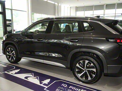 2025�� ̽��L 300TSI ������Ӣ