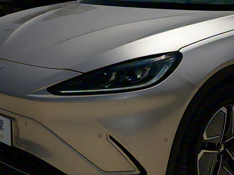 2025�� 735MAX 175kW