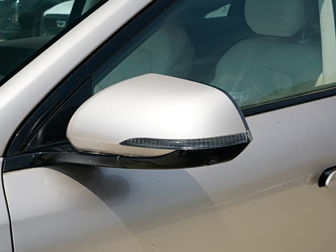 2025�� 735MAX 175kW