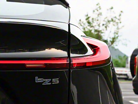 2025�� 550 PRO���а�