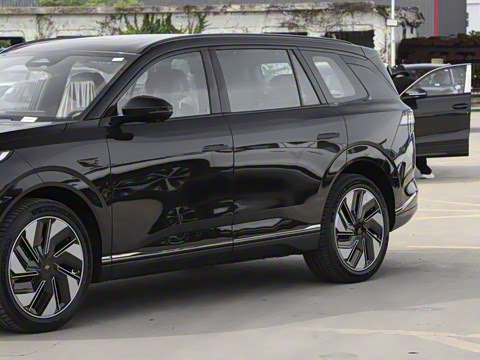 2025�� 636Ultra�Ǽݰ� 5��